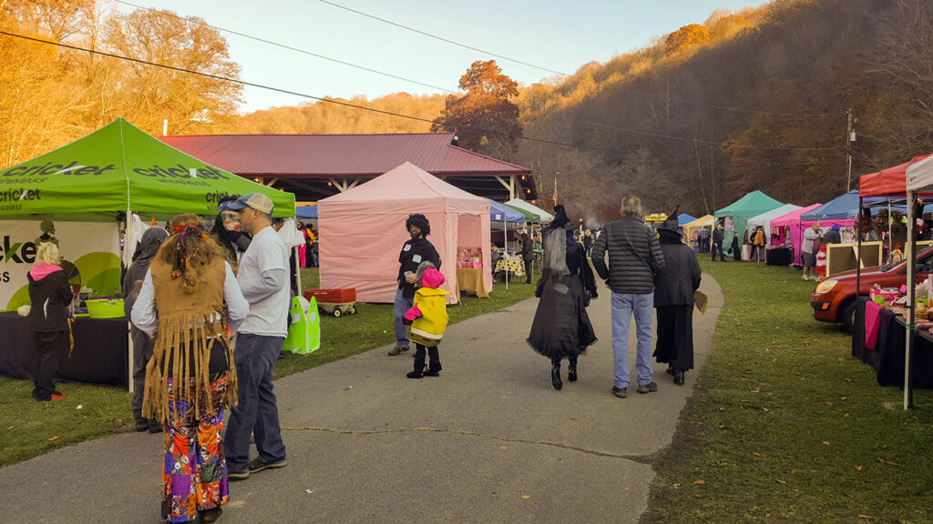 Lorain-Hiking-Trail-Halloween-Bash